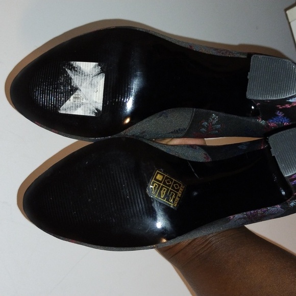 Bloom & Co Floral Pattern Heel - Picture 10 of 11